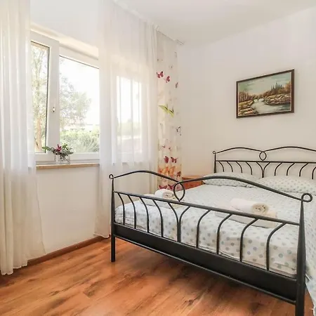 Apartment Veronika Pula Exterior photo